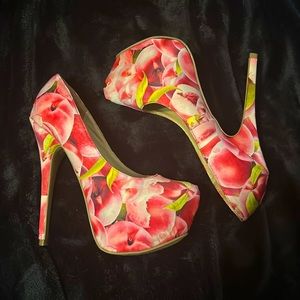 Size 8 Liliana pink peach stilettos